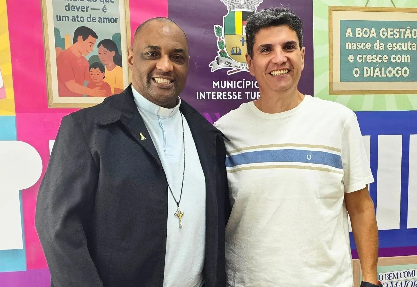 PREFEITO SANDRO RECEBE PADRE WELINGTON  EM VISITA INSTITUCIONAL