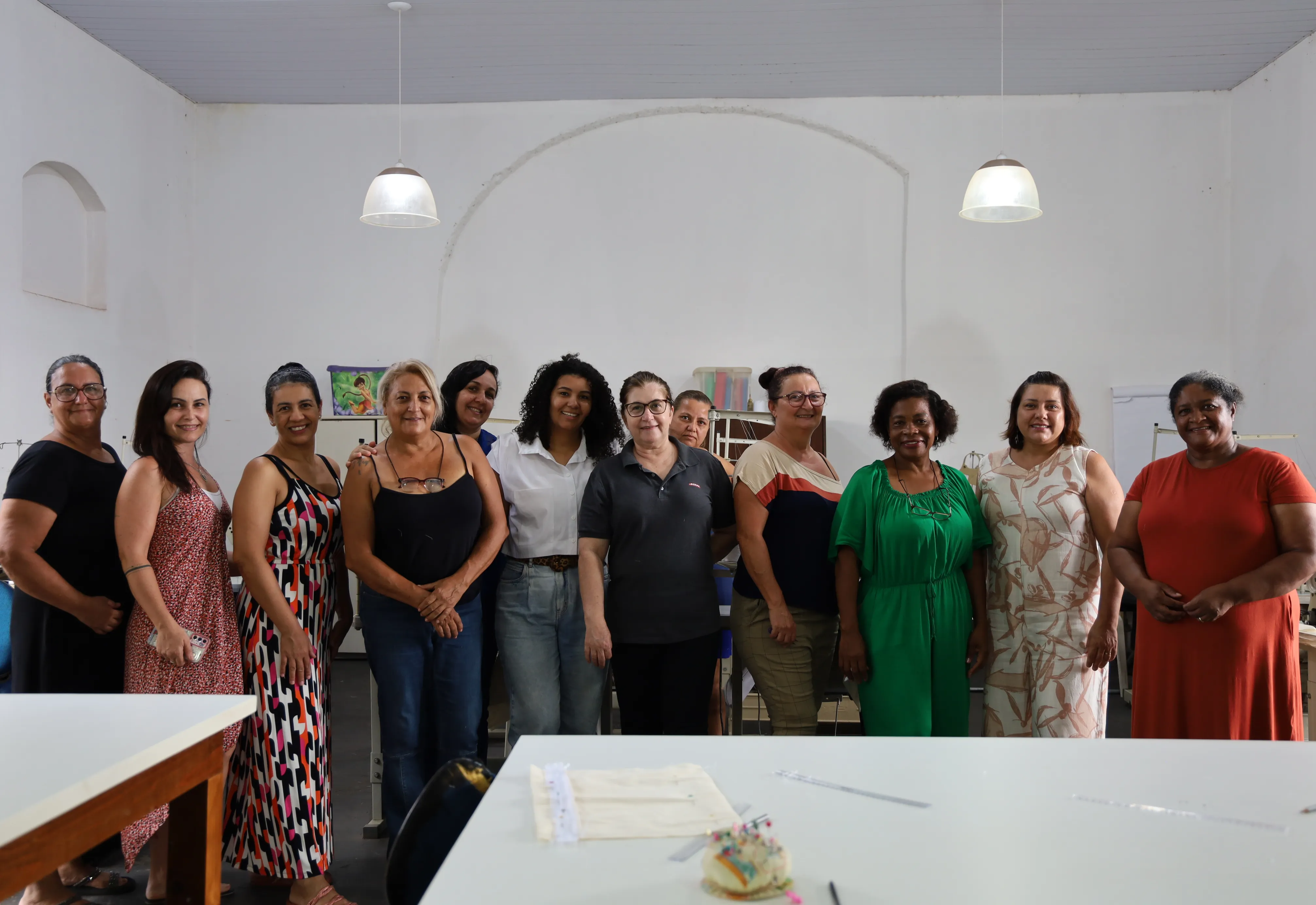 CURSO DE COSTUREIRO DE CONSERTO E REFORMA DE ROUPAS É CONCLUÍDO!